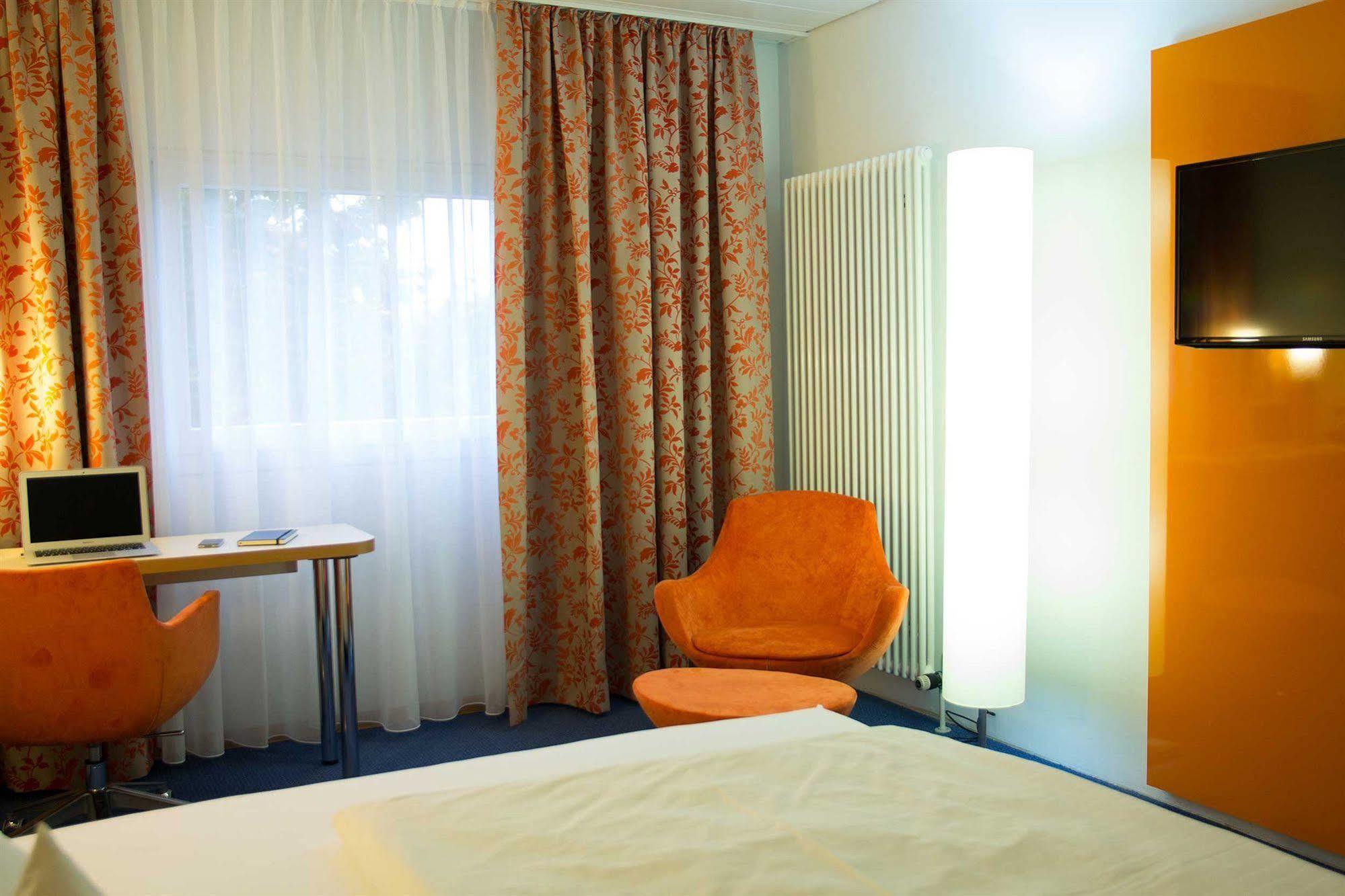 Stadt-Gut-Hotel Filderhotel โอสต์ฟิลเดิร์น ภายนอก รูปภาพ