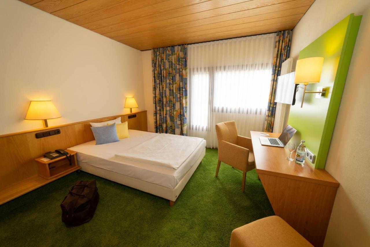 Stadt-Gut-Hotel Filderhotel โอสต์ฟิลเดิร์น ภายนอก รูปภาพ
